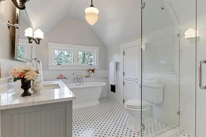 Bathtub, Shower, or Both: What's Right for Your Corvallis Bathroom Remodel?