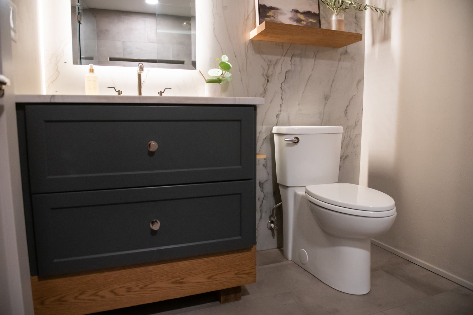 moody modern bathroom by Corvallis Custom Kitchens & Baths in Corvallis, OR